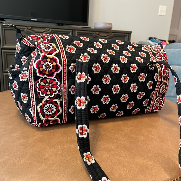 Vera Bradley Limited Edition Design Duffle Travel Bag - Picture 5 of 5